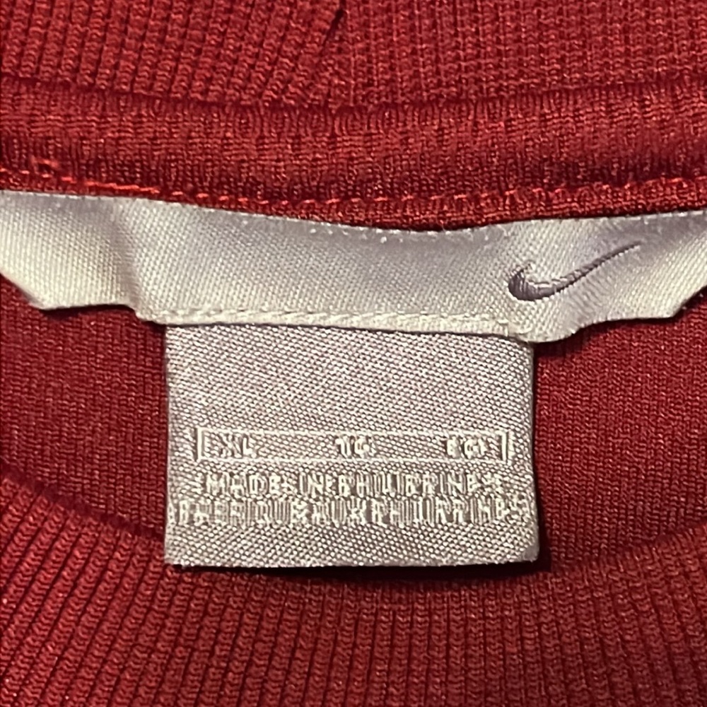 Nike maroon top size xl - Picture 2 of 3